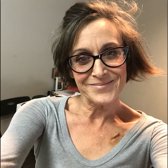 Meet your Posher, Jennifer - Picture 1 of 1